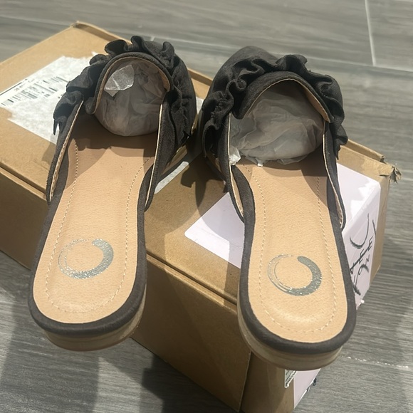 NEW Journee Collection Womens KESSIE Slides Loafer Mule Shoes SZ 7 Grey - Picture 9 of 10